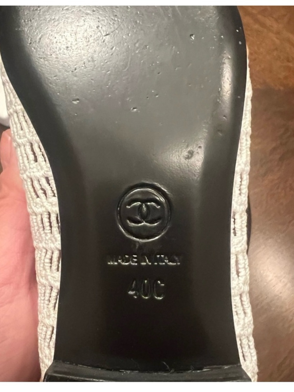 CHANEL Beige and White Raffia CC Logo Ballet Flats - Picture 5 of 6